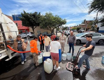 La distribución se realiza en distintas colonias de la ciudad, en turnos matutinos y vespertinos. ESPECIAL/Gobierno de Guadalajara