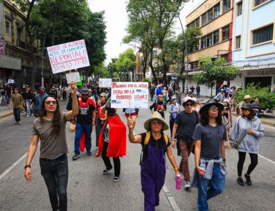 La manifestación por el derecho al agua potable en Guadalajara del pasado 11 de octubre terminó con arrestos y denuncias de abuso policial. EL INFORMADOR