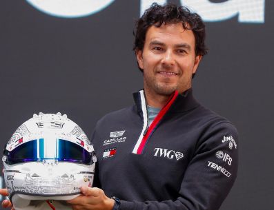 Cadillac apuesta por la experiencia y el liderazgo de Checo Pérez para afrontar la siguiente etapa de su desarrollo, mientras el mexicano prolonga su trayectoria en la F1. EFE / I. Esquivel