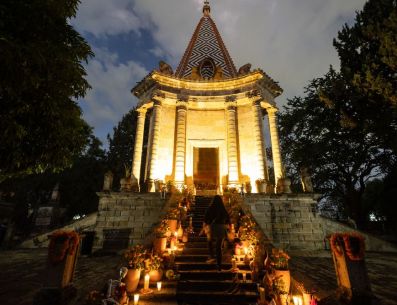 El recinto también presenta “Obituarios de Barro”, un memorial dedicado a reconocer el legado artístico y cultural de las y los artesanos de Jalisco. ESPECIAL/Gobierno de Guadalajara