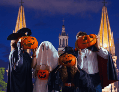 Este sábado 31 de octubre de 2026, el Área Metropolitana de Guadalajara se prepara para vivir una jornada de Halloween con condiciones meteorológicas inmejorables. ESPECIAL / CANVA